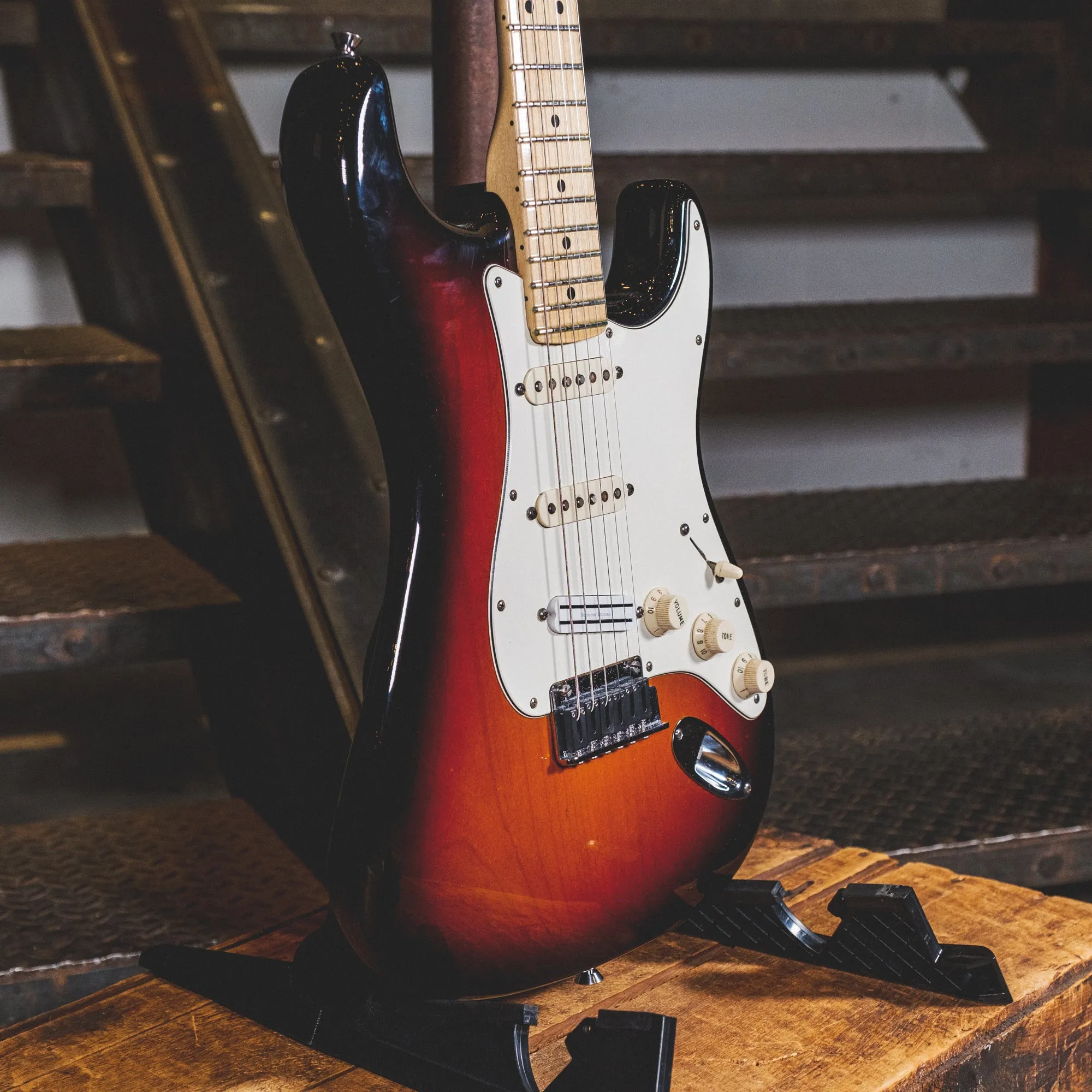 Fender 2013 American Standard Stratocaster, 3 Tone Sunburst With OHSC - Used
